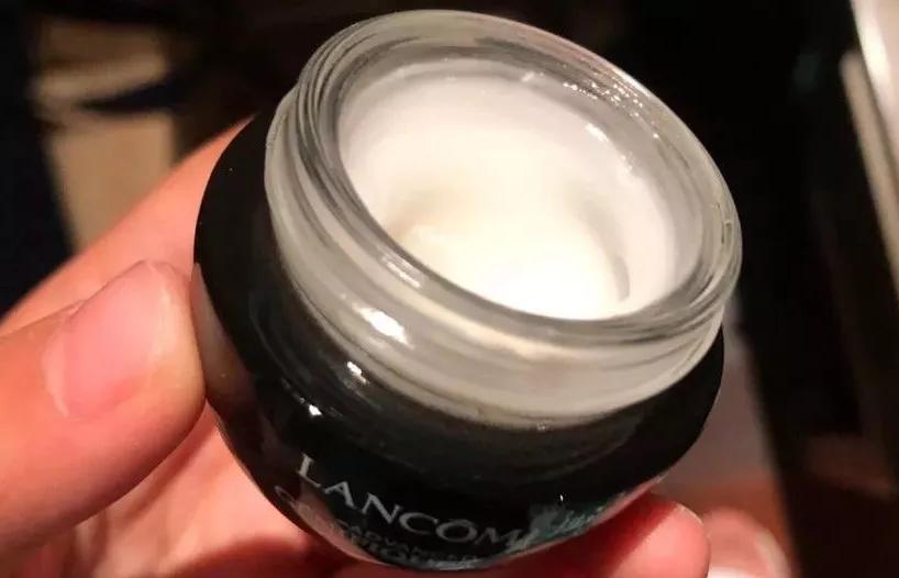 兰蔻和雅诗兰黛小棕瓶眼霜哪个好,雅诗兰黛小棕瓶眼霜和兰蔻哪款好