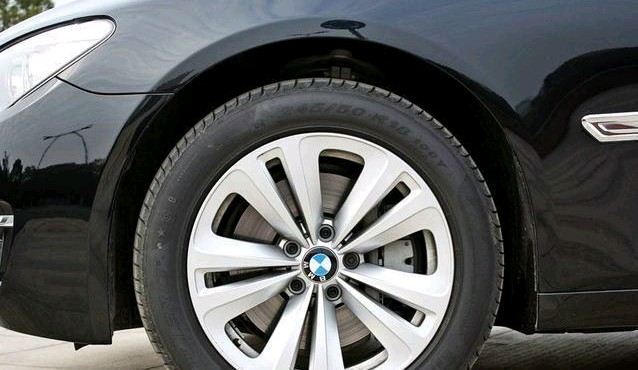 为啥说奥迪的轮胎偷不走,为什么不偷宝马的轮胎