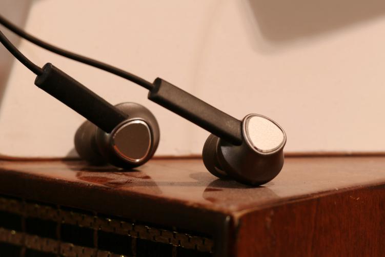 运动时怎么可以没有音乐!iquaG38耳机颜值和音质就很不错