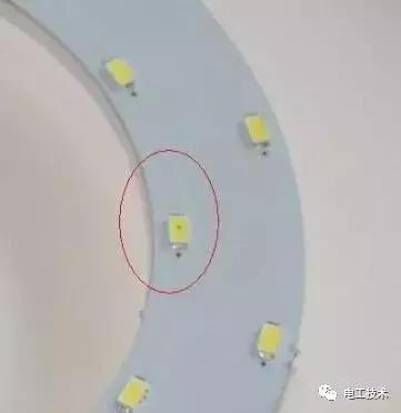 为什么led灯用一段时间会变暗,led灯泡会越用越暗吗