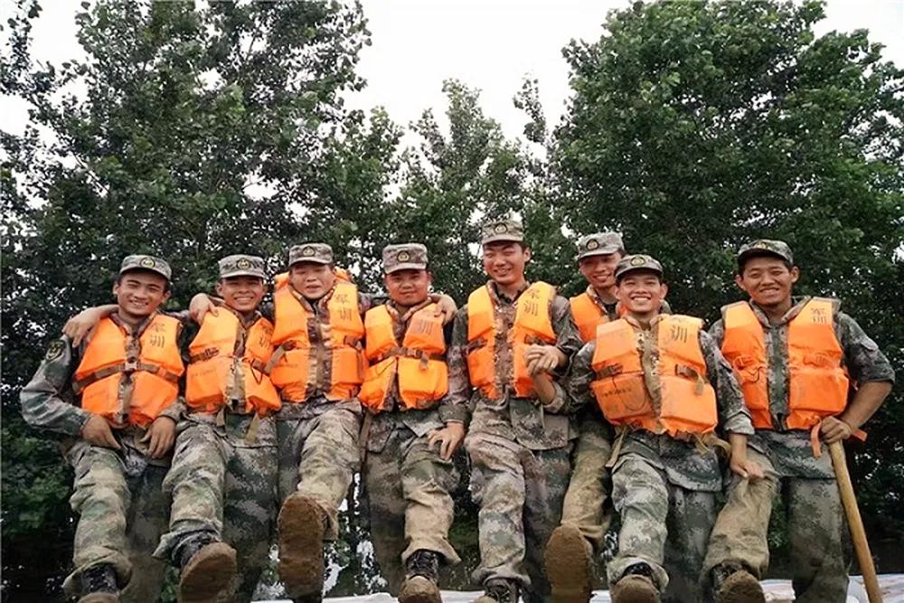 义务兵升军官的有哪些人,义务兵考上士官学校晋升