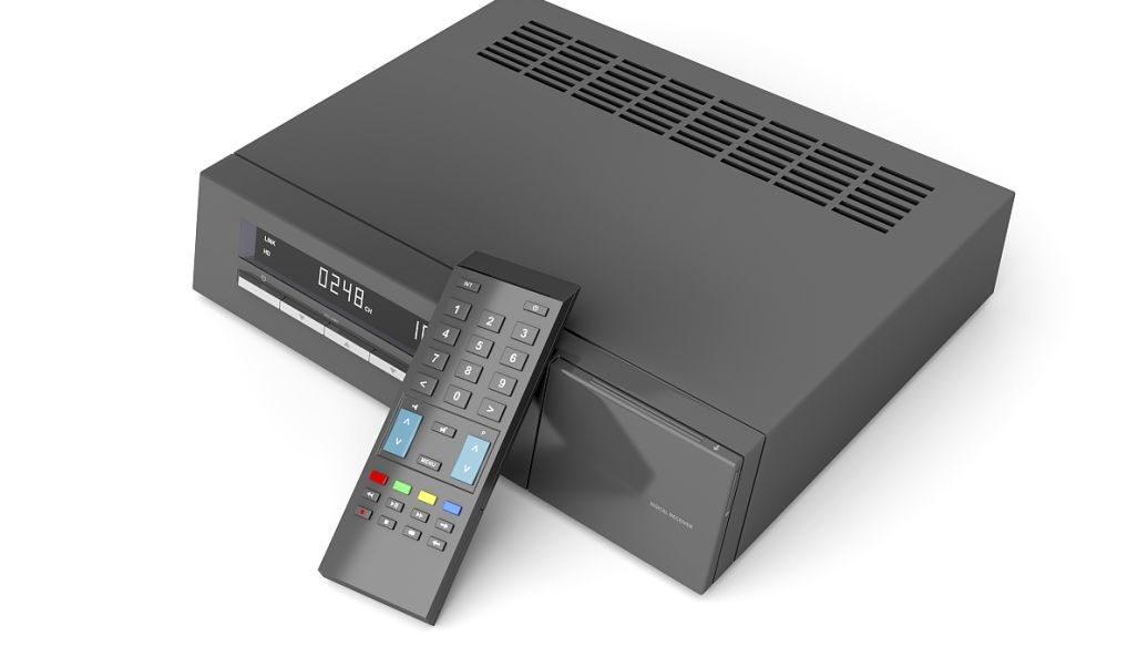 交换机需要先把PC和交换机连接在一起，这样才能进行管理