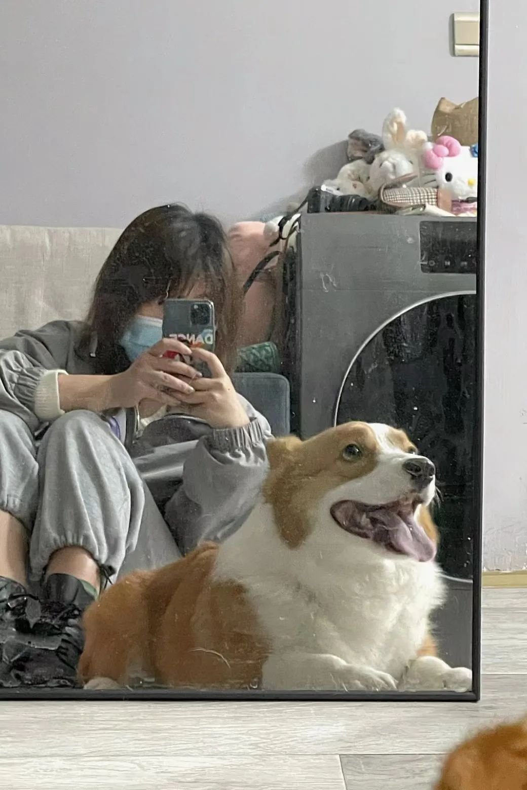 每个人的衣橱里都有一条灰色卫裤,每个人是不是都有一条灰色卫裤