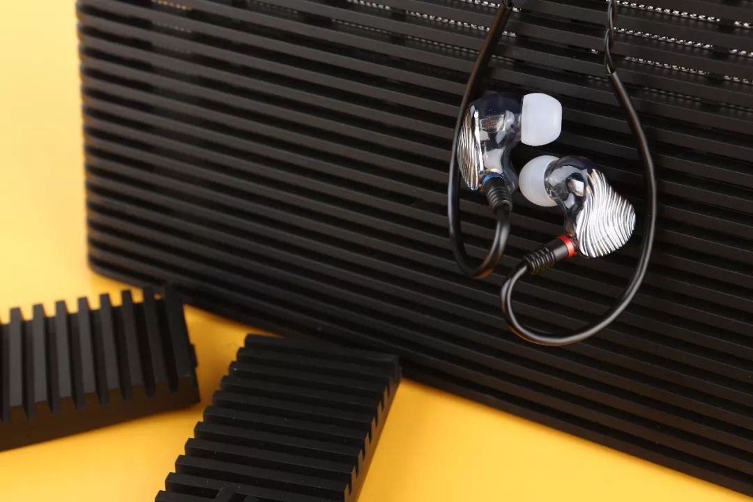 3d打印钛合金耳机,3d打印树脂耳机推荐