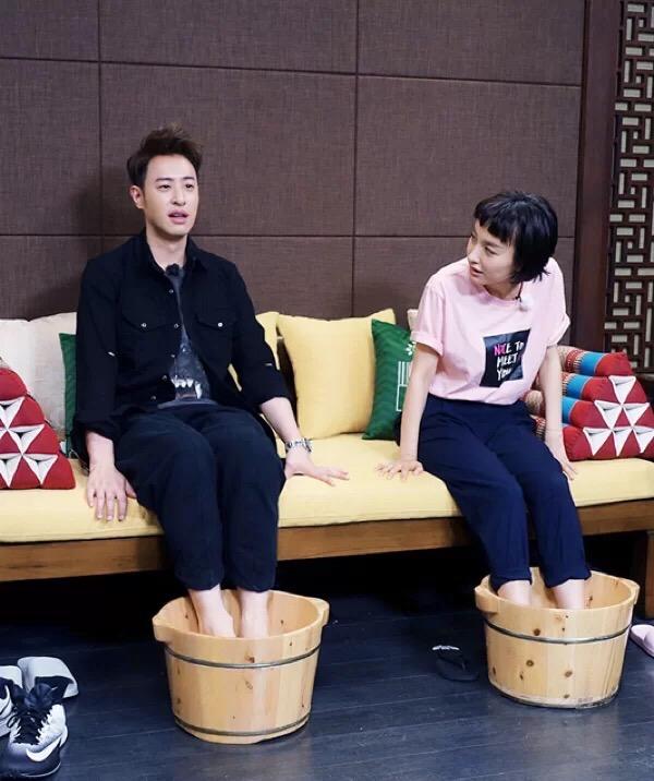 40岁女人怎么祛黄提亮肤色,40岁女人的脸部保养