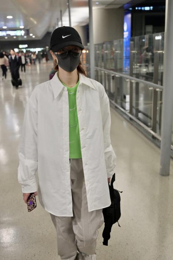 钟楚曦穿搭最新,钟楚曦穿搭风格