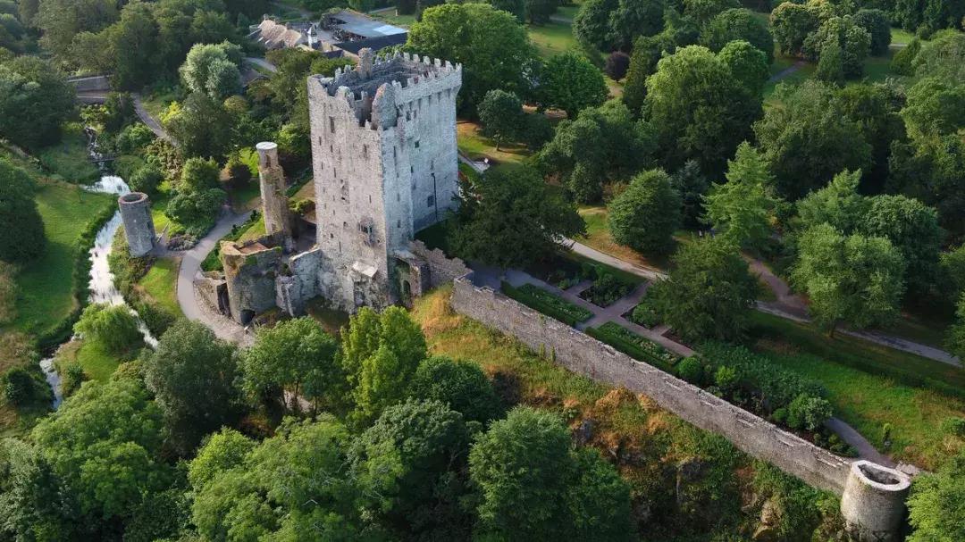 世界上唯一不允许结婚的国家,世界唯一一个不可以离婚的国家