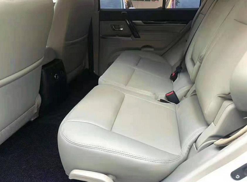 试驾帕杰罗v98柴油版,三菱帕杰罗v93在市区里的驾驶感受