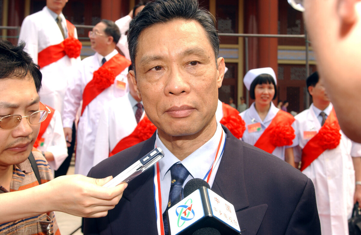 钟南山院士现在血压是多少,钟南山院士高血压控制方法