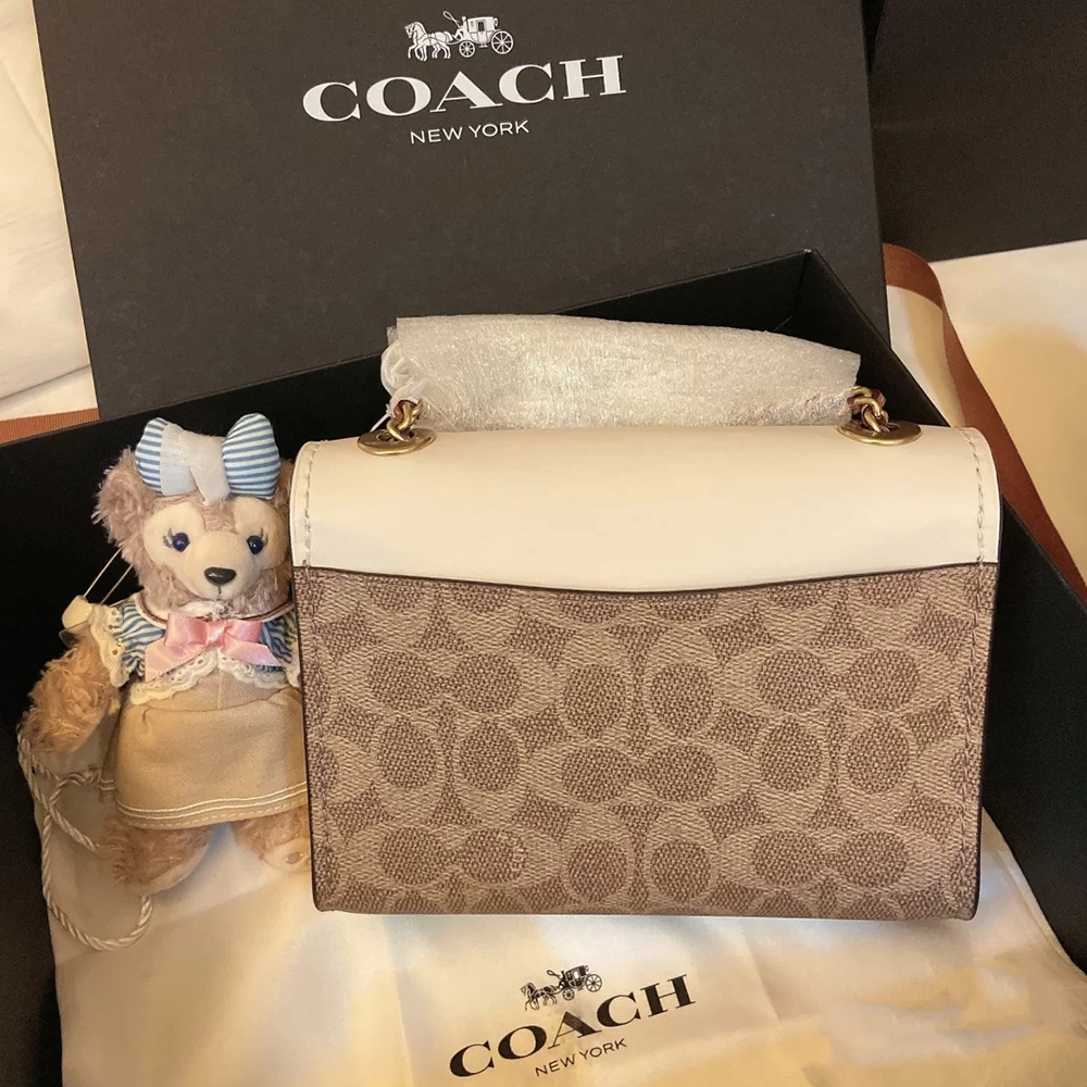 现在还有人买蔻驰吗,几百块钱能买到蔻驰真包吗