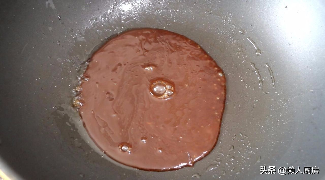 怎么把大虾炒外酥里嫩,如何做虾好吃又简单油焖大虾