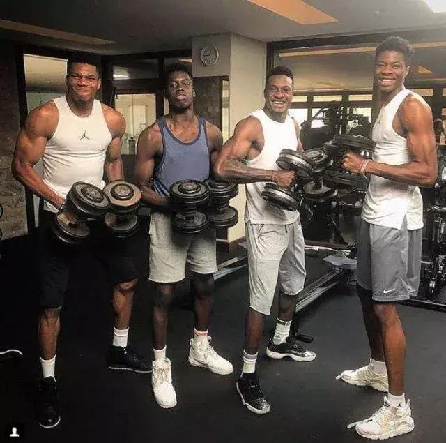 哪个超巨没有世界杯冠军,美国队超巨阵容