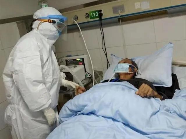 白衣女侠、妙笔警花、环卫女工……她们立足岗位各尽其能战疫显身手