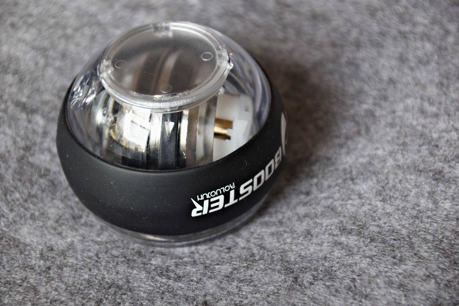 搬砖累了活动一下筋骨,搬砖别忘了运动