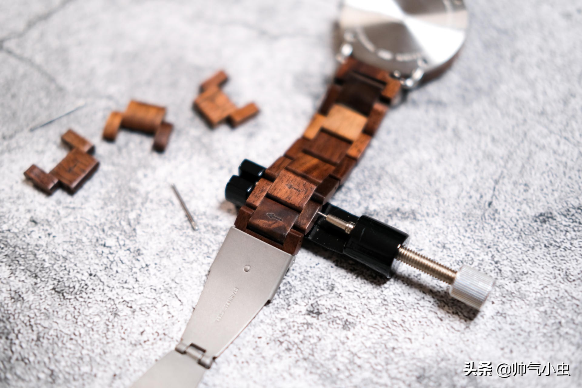 手表玩出花样,小米有品光动能机械手表