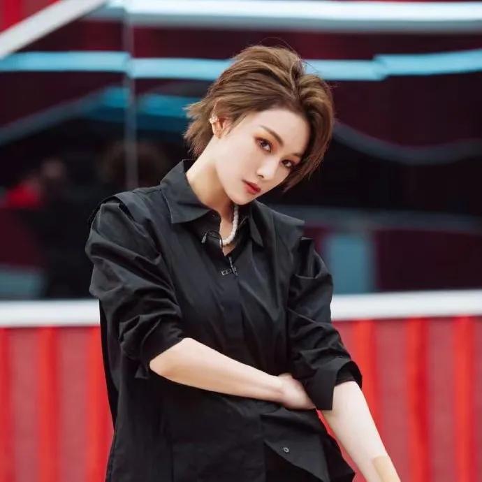 一旦开始性感,你再也毁不掉她了