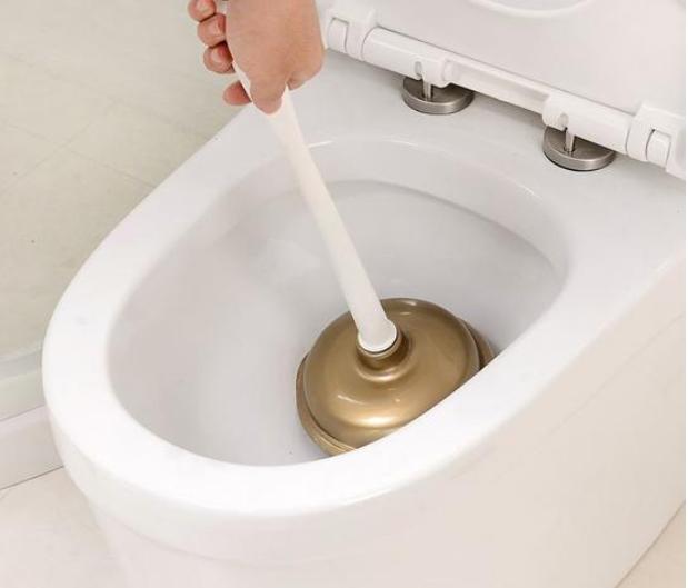 抹布堵塞马桶怎么疏通最好的方法,马桶前置s弯堵塞严重疏通小窍门