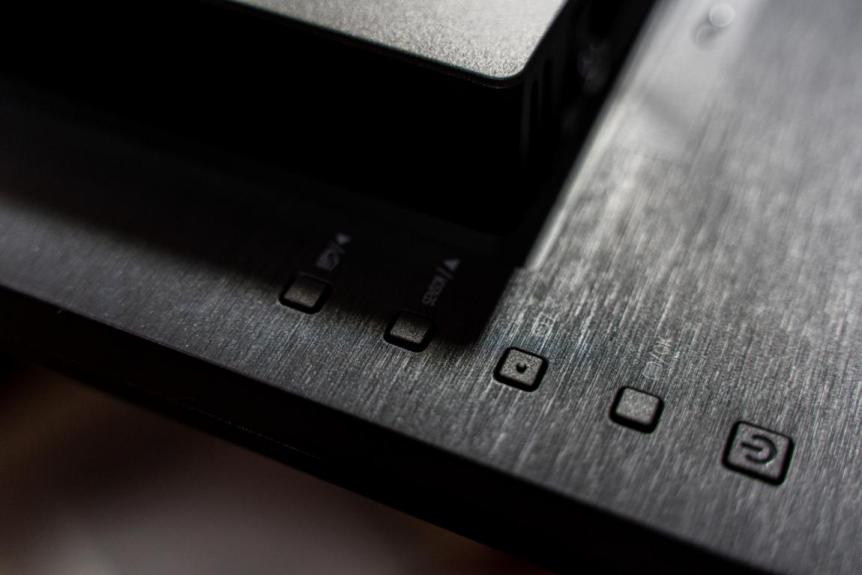 给笔记本电脑配的显示屏,飞利浦显示器哪款适合修图