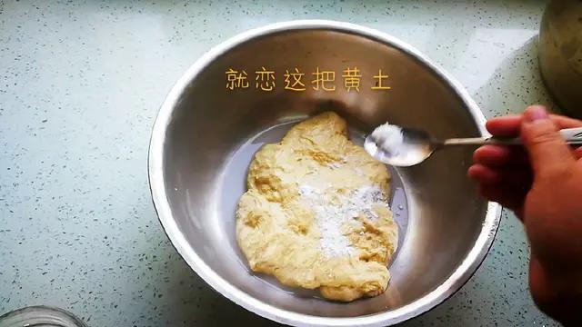 凉皮制作干裂,做凉皮粘锅怎么处理