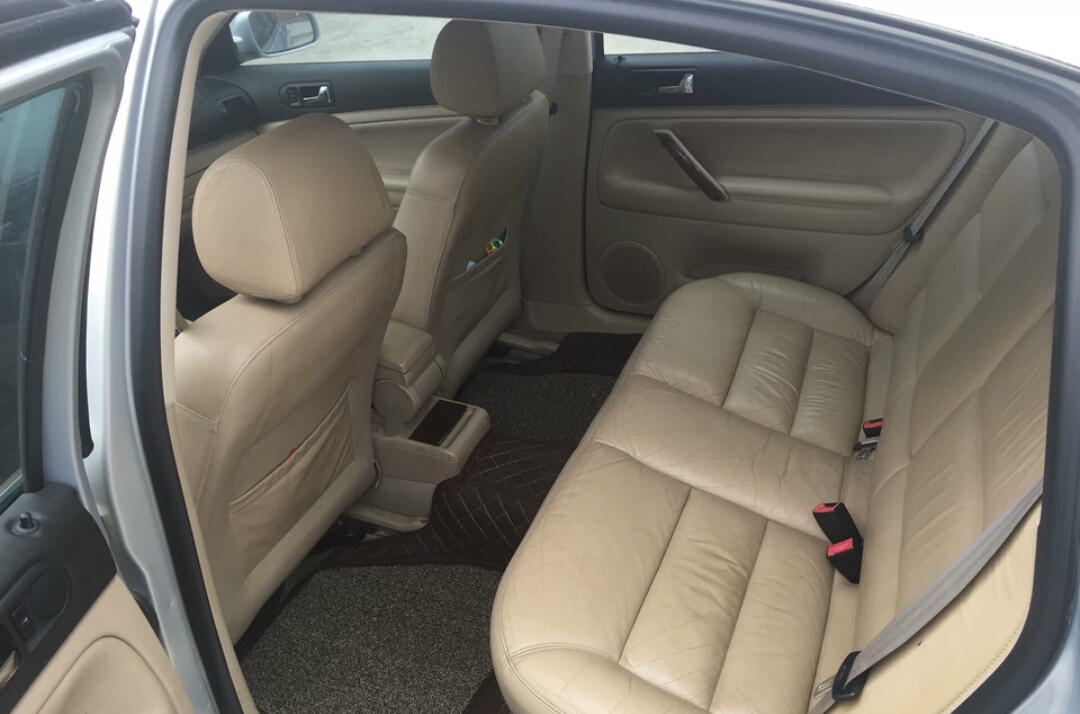 2002年的老帕萨特b5还值不值得买,老款帕萨特b5当年新车价格