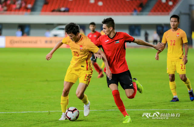 足球万人欢呼现场,足球比赛全场轰动