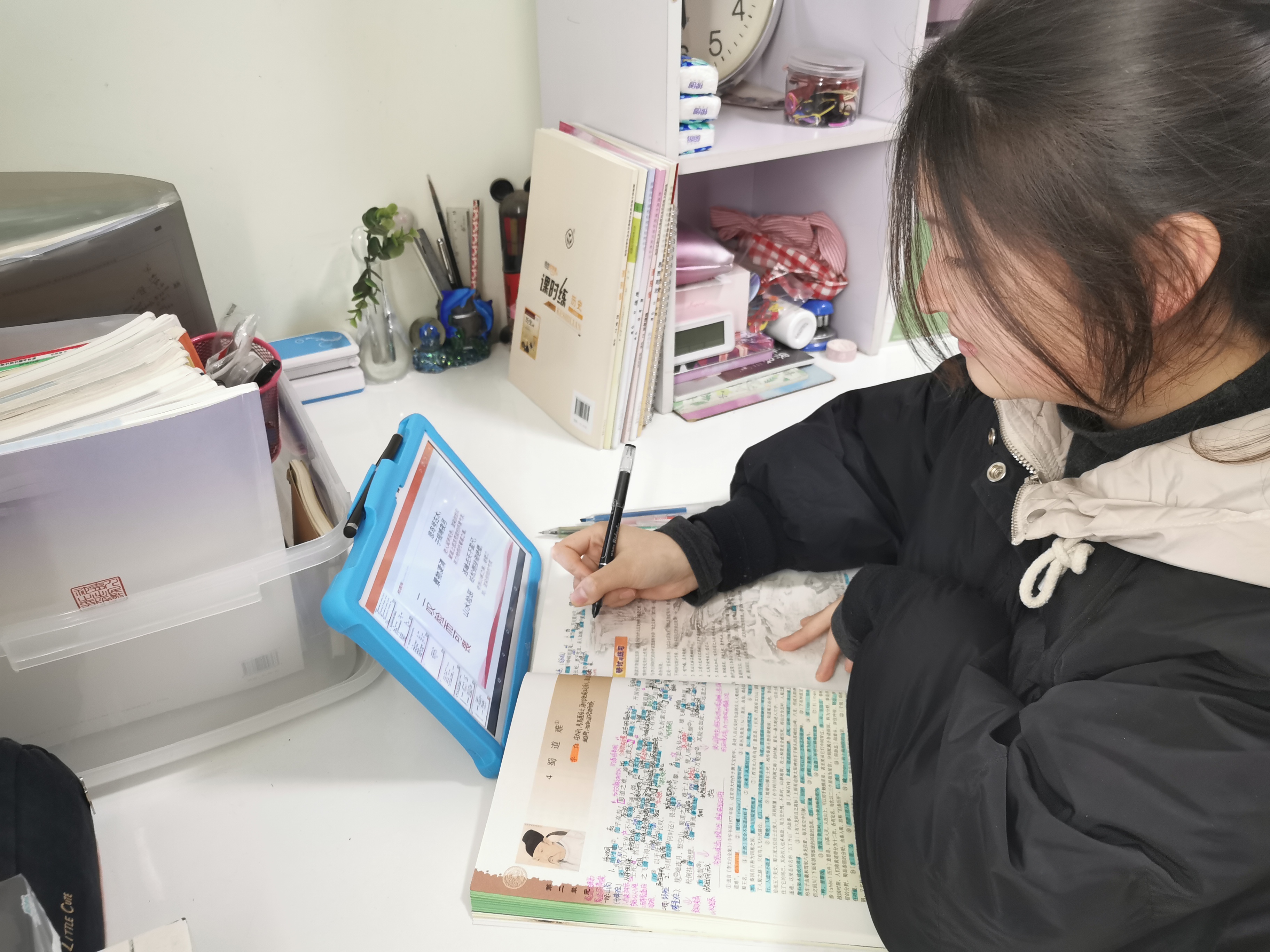 新冠疫情无情人有情,新冠病毒无情人有情