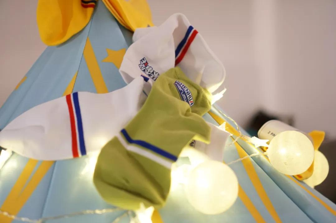 上海申花接地气鞋,上海申花足球袜