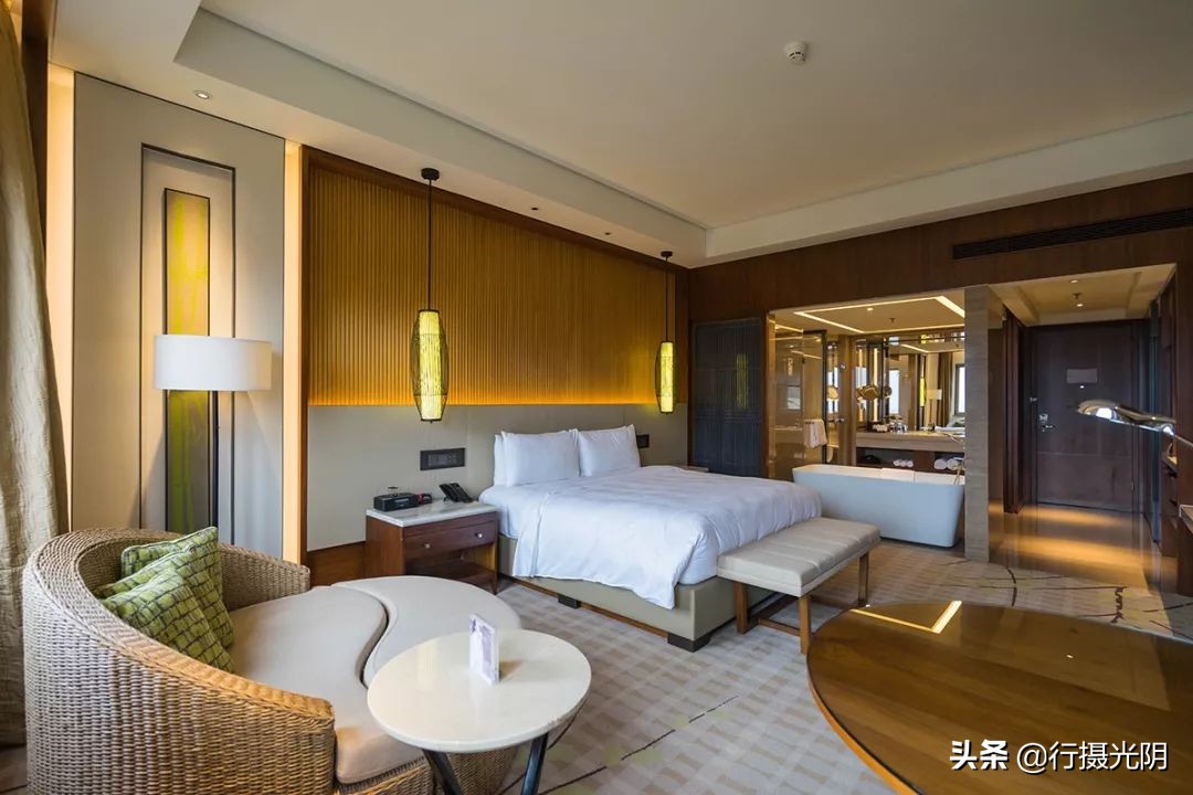 安吉民宿下雪的视频,安吉城堡酒店