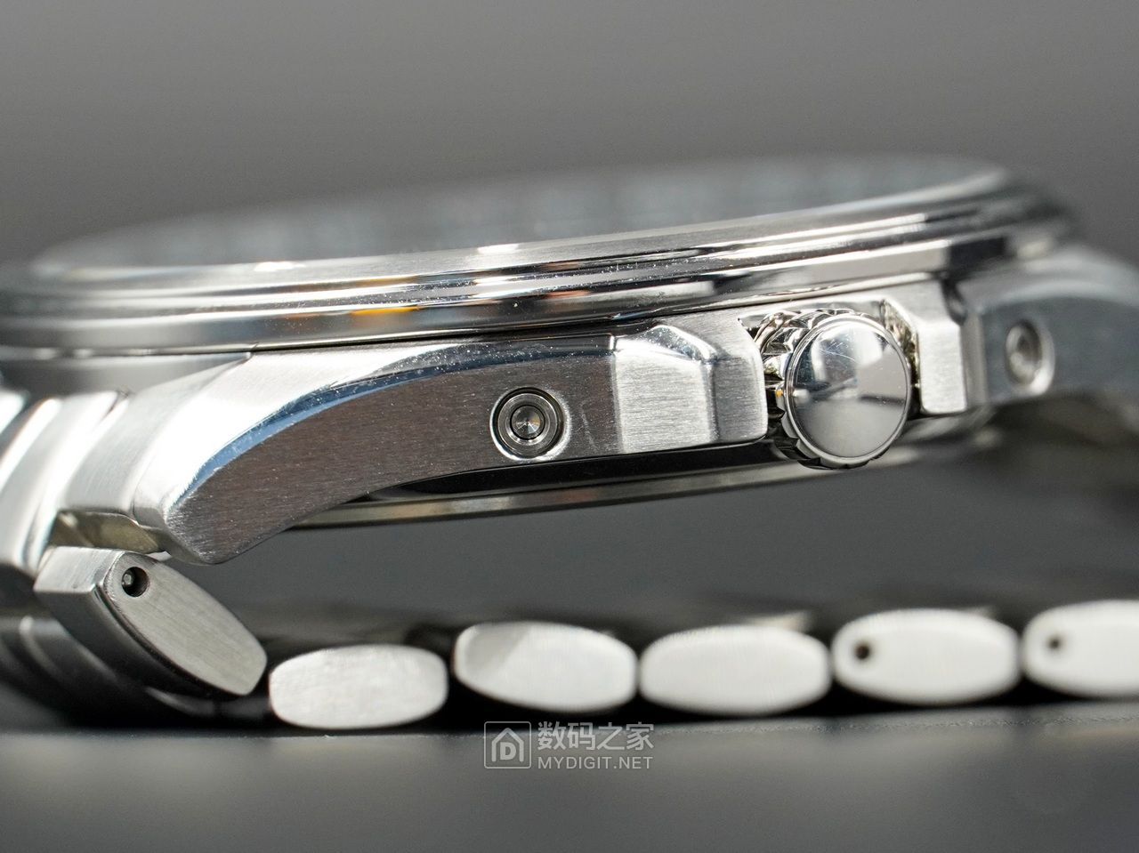 光动能手表卡西欧好还是西铁城好,卡西欧和西铁城光动能手表哪个好