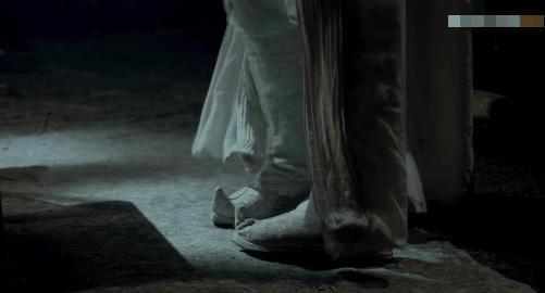 袭胸,下跪,尿裤子,新版《天龙八部》还能再恶心点吗?