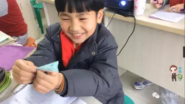 三年级想象作文老鼠乘纸飞机,纸飞机的作文三年级