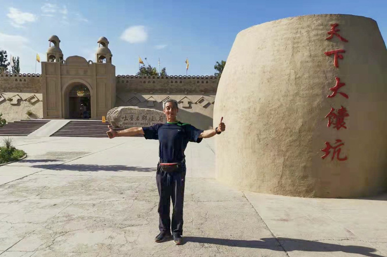 66岁退休老人独自游*疆新**54天，300元游走吐鲁番的现代与古代