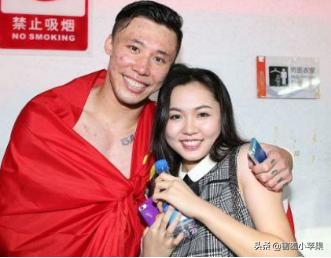 中国男足太太团完整版,中国男足出征带太太团