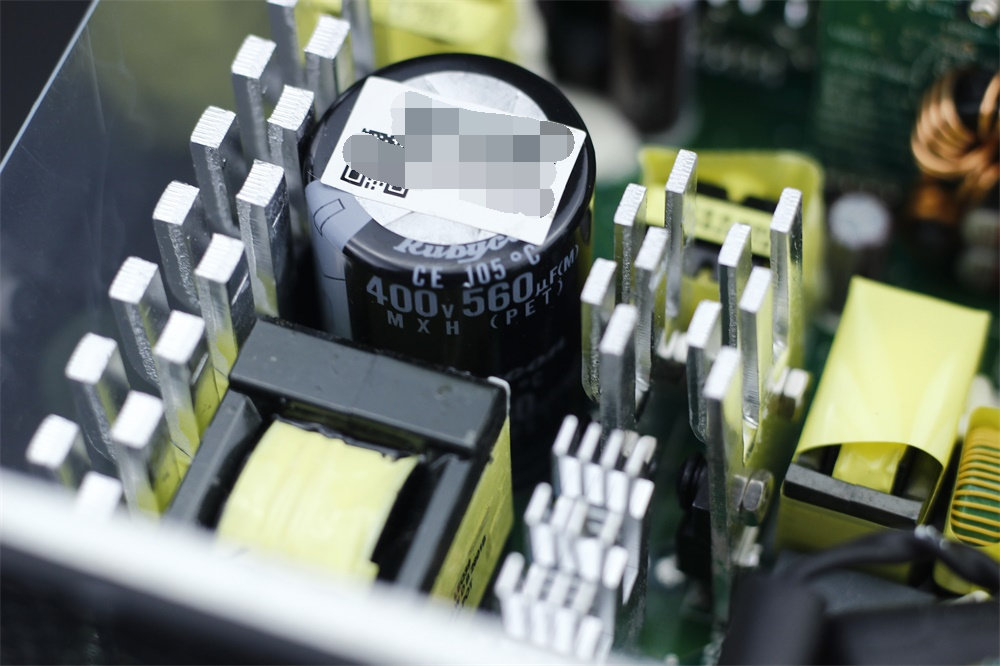 安钛克hcg750电源拆解,安钛克750w半模组电源测评