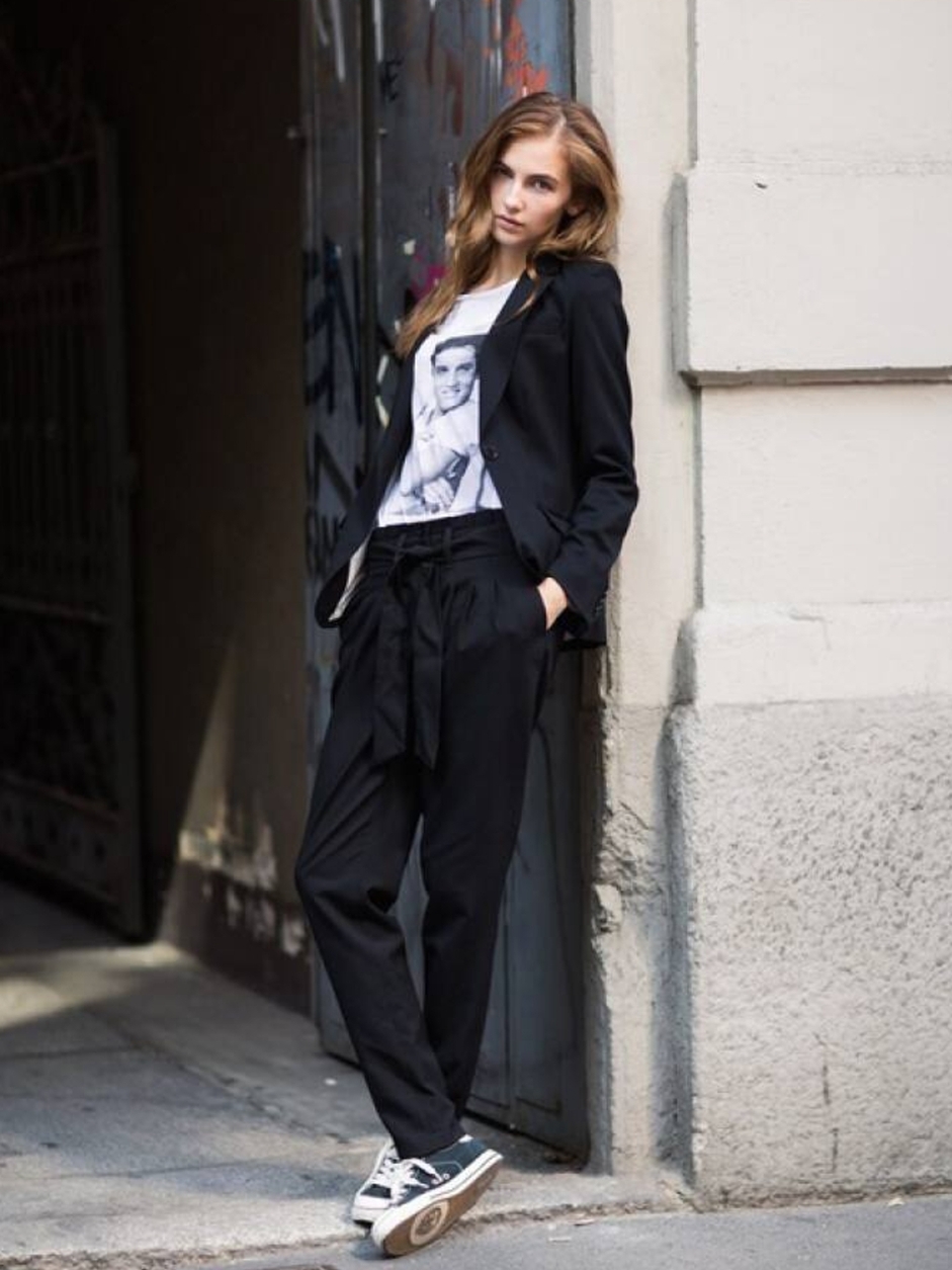 矮个子穿束腿裤显高吗,160小个子不显肚子套装