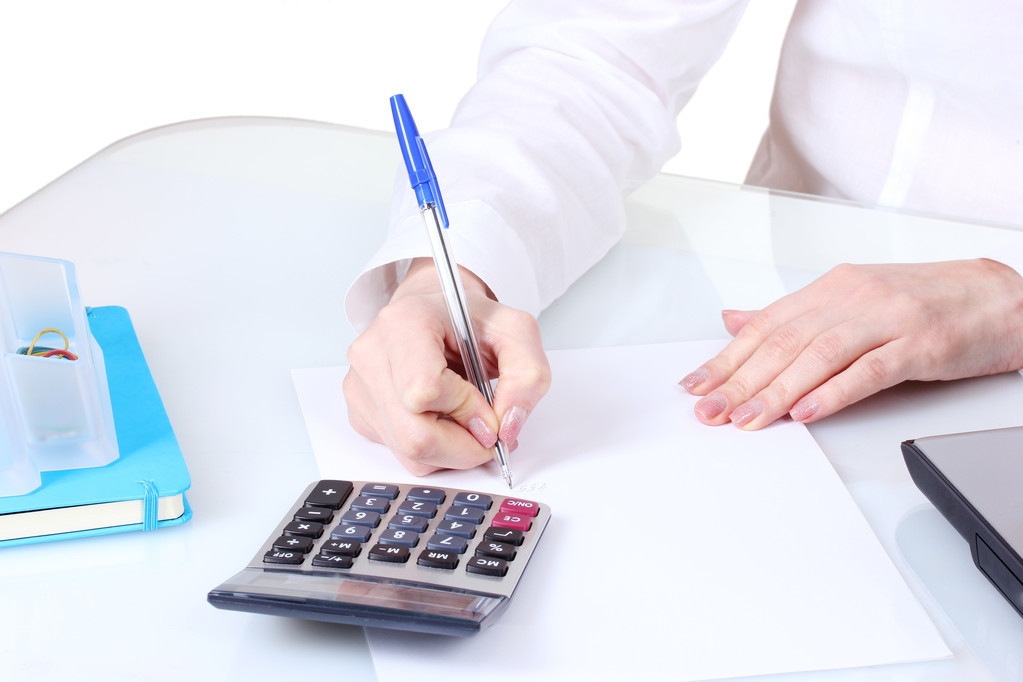 微商能学的生意经：“面膜免费送”，两个月收20万，看懂你也行