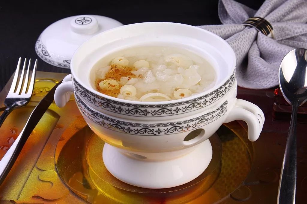 热巴的脸为什么显老,热巴脸显老吗