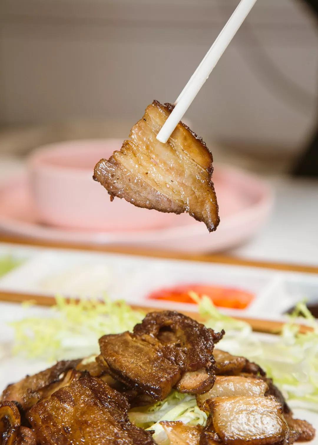 在“卡通乐园”吃“瘦瘦鱼”，一份大过脸盆，居然不到50元