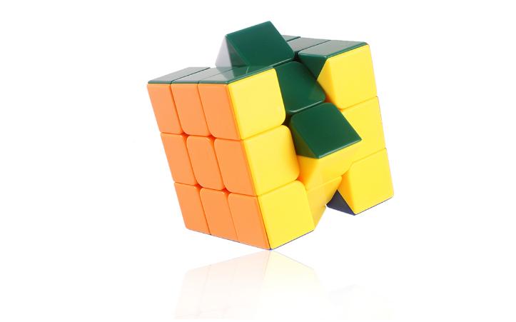 孩子玩魔方对小学生有什么帮助,小孩玩魔方好处
