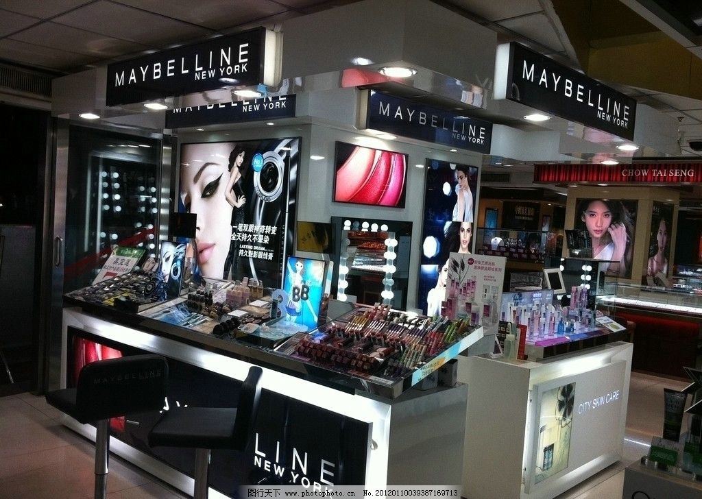 中国大妈挤爆韩国商铺,疯狂购买商品,但老板却左右为难