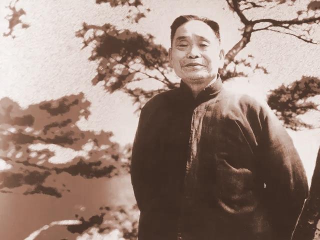 他被誉为“最后的楷书大家”，书法堂堂正正，曾任福建书协副主席