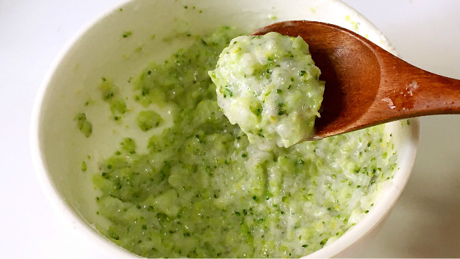 四个月纯奶粉宝宝可以添辅食了吗,宝宝四个月出牙了可以添加辅食吗