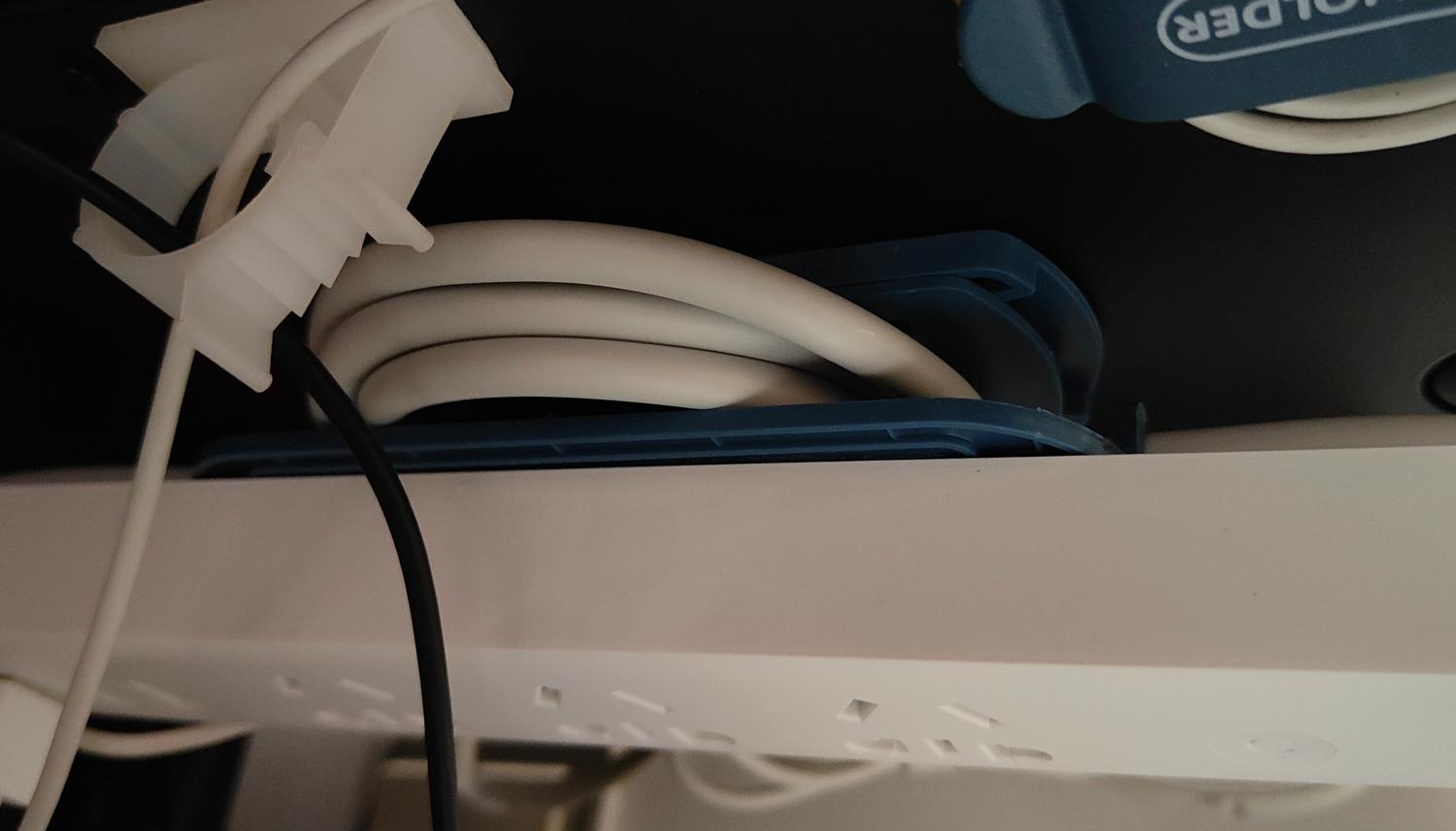 游戏宅的电脑桌面,游戏头戴式耳机rog棱镜s