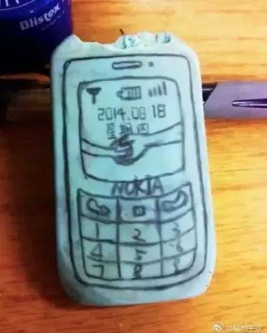 孩子上课走神玩橡皮,看橡皮判断孩子上课是不是走神