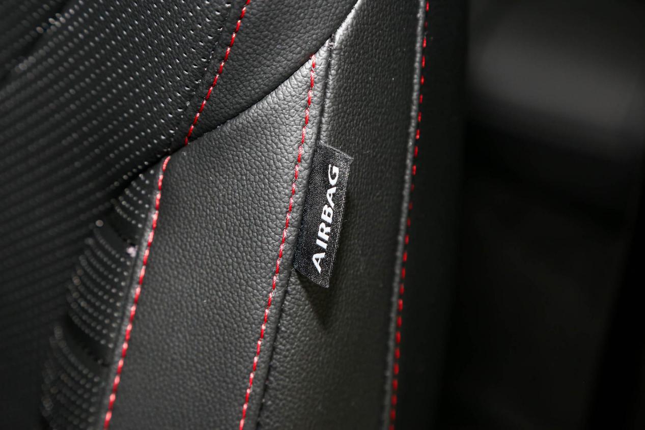 七代伊兰特百公里0-100实测,第七代伊兰特次顶配1.5l落地