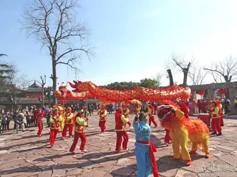 红红火火过大年满满喜庆气氛,年味十足红红火火过新年