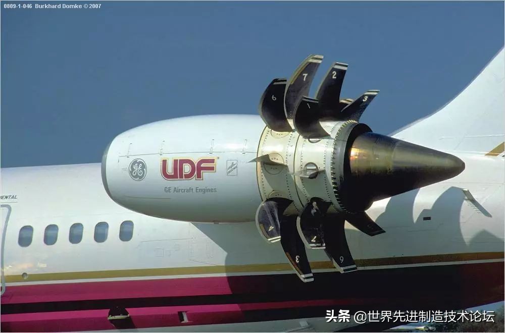 双发飞机的螺旋桨是一个方向转吗,螺旋桨飞机原理图解图文