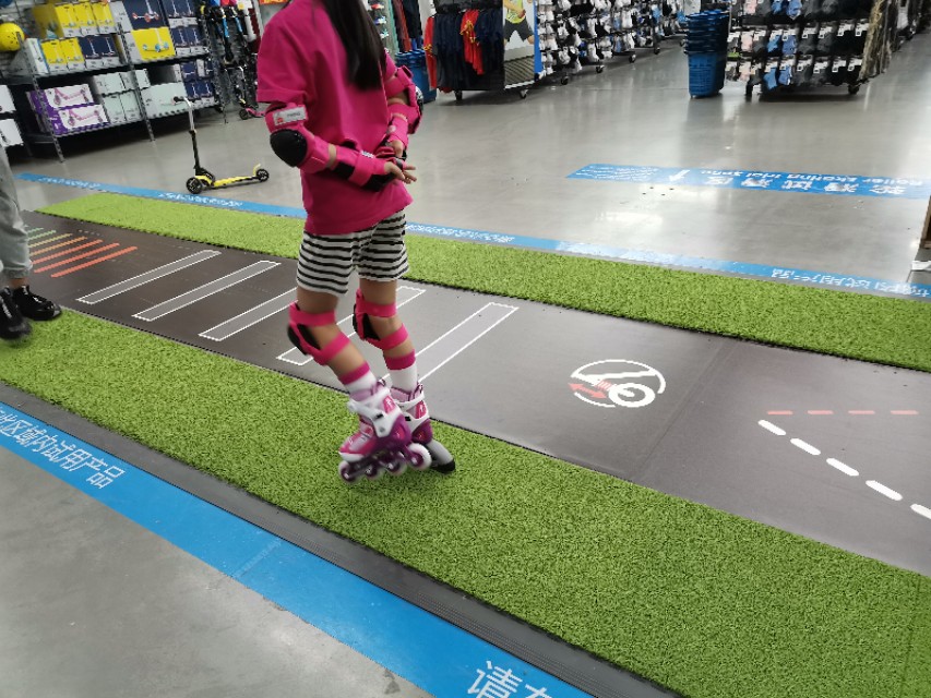 第一次逛夜集市,第一次去迪卡侬店购物