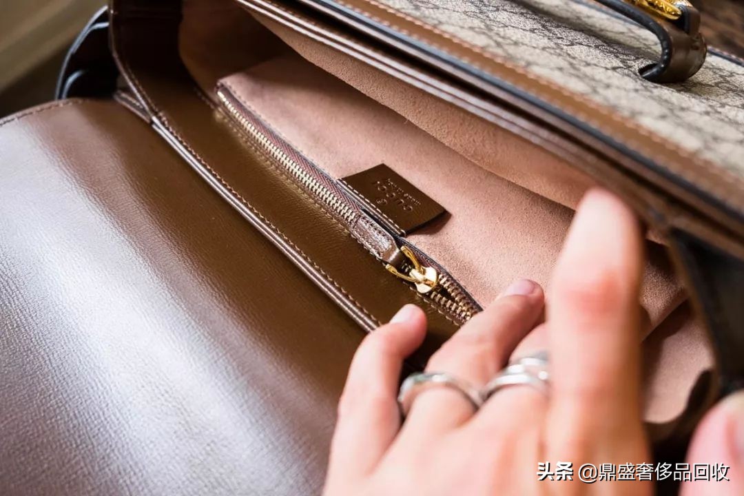 gucci1955马衔扣系列经典重塑,gucci1955马衔扣包复古又时髦