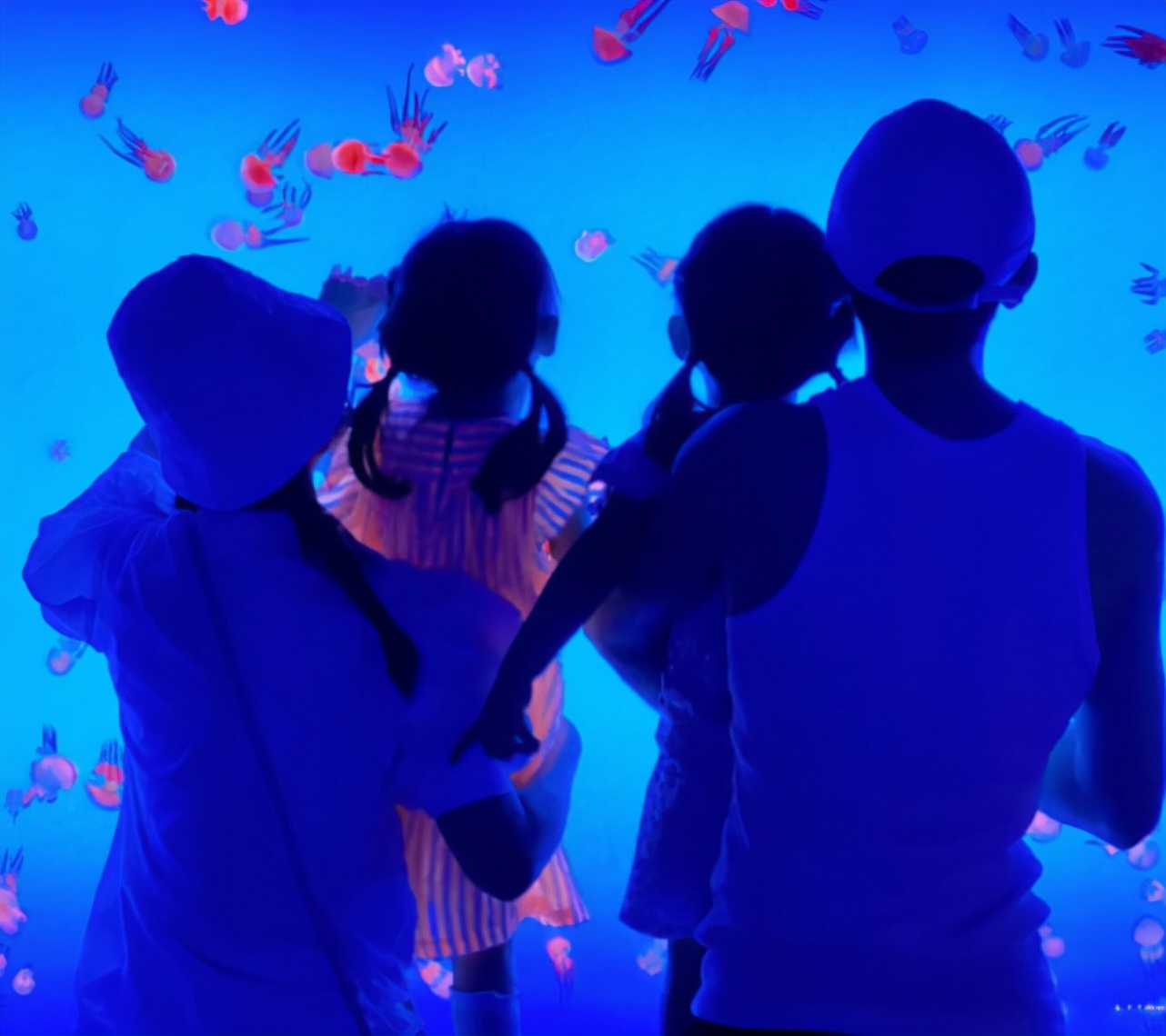 张杰演唱会受伤微博,张杰腰椎轻微骨裂